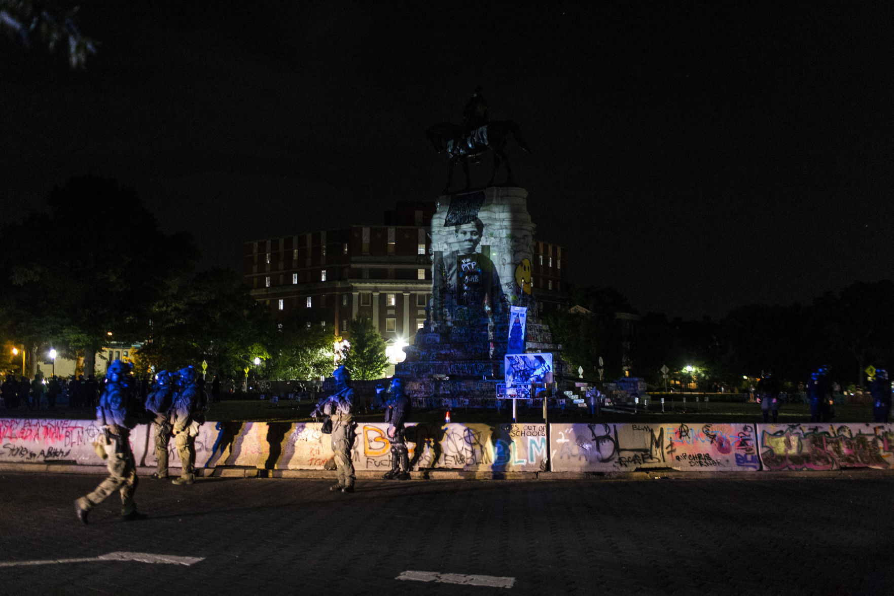 Protest at Lee Monument